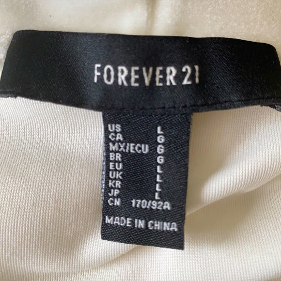 Cream cropped hoodie - Picture 4 of 4